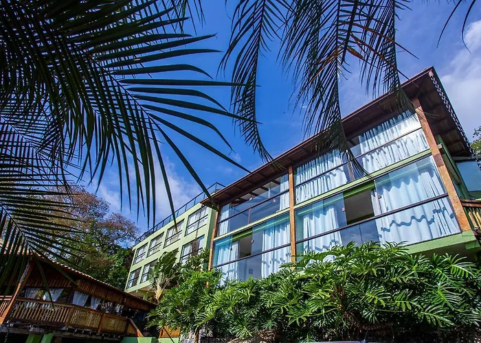 Ilhabela hotels near Guna Marina