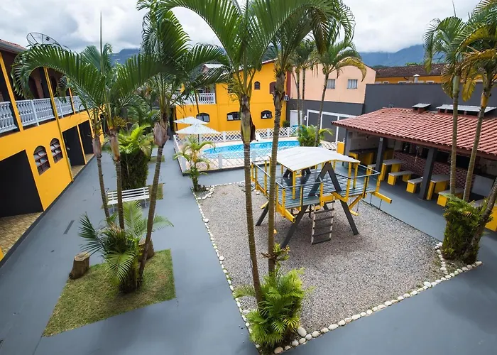 Chales Pajucara Ubatuba with Pool