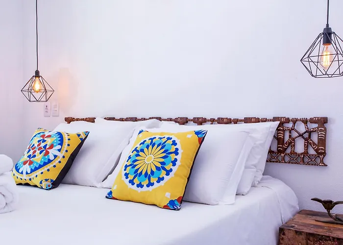 Ilhabela hotels near Rua do Meio
